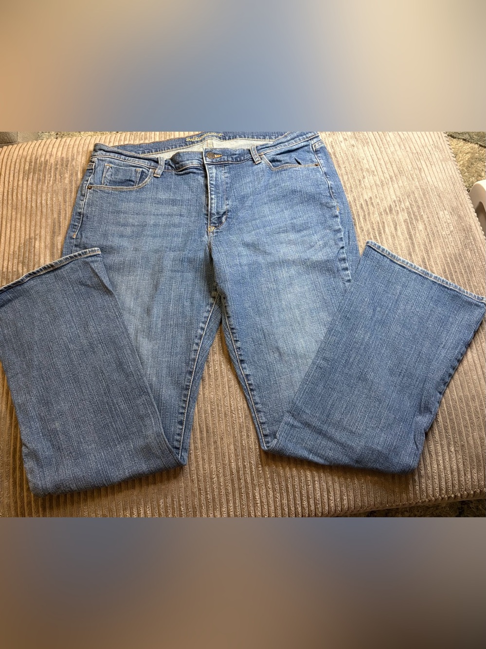 Old Navy Women's Light Blue Mid-Rise Bootcut Jeans